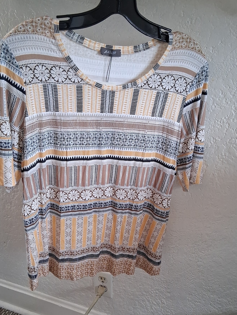 Basler Short Sleeve Geo Stripe Tee in Yellow, Beige & Black